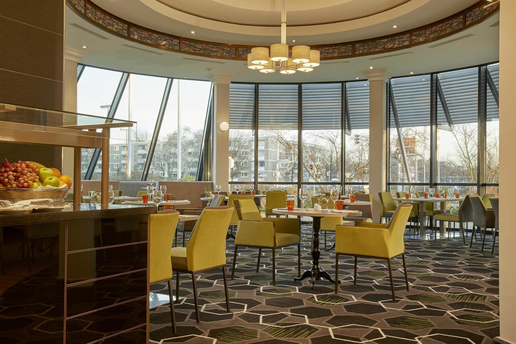 Hotel H4 Hannover Messe 4*
